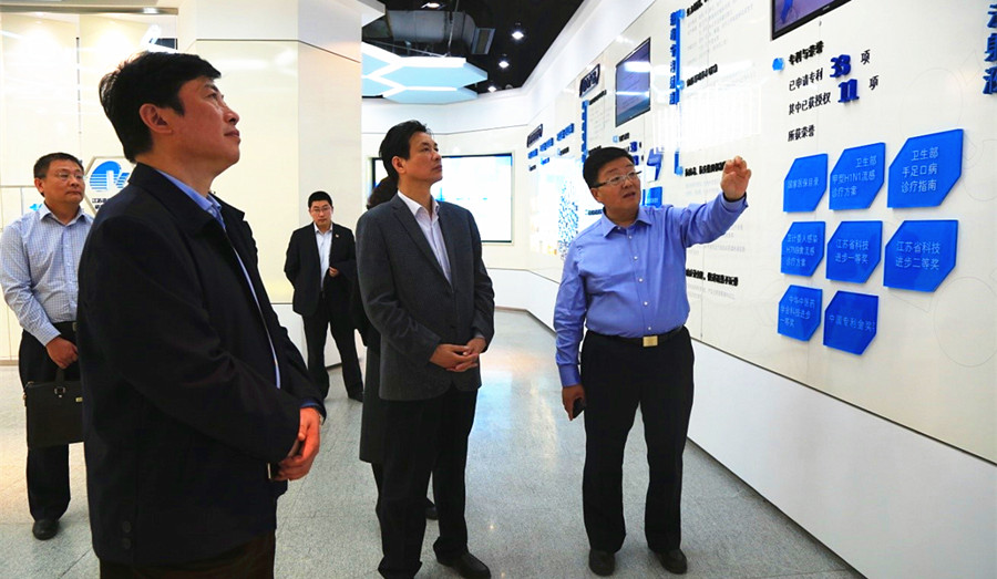 连云港市检察院宋祥林检察长一行莅临28圈(NG)大舞台药业考察调研